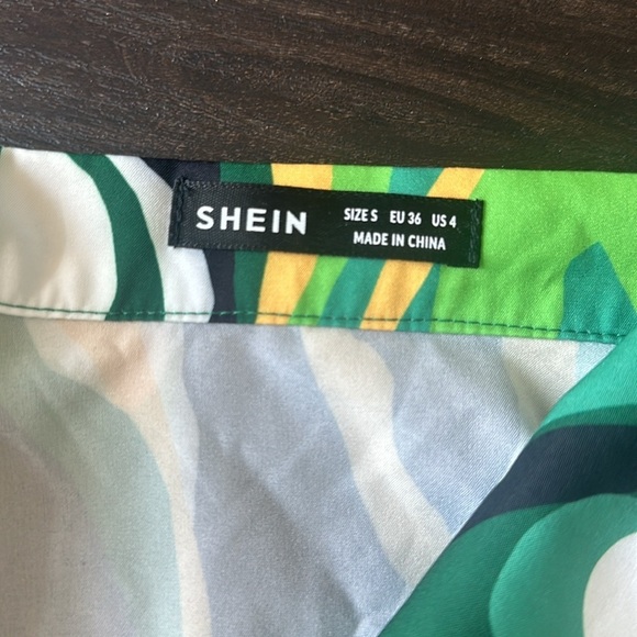 SHEIN button down shirt - Picture 2 of 3
